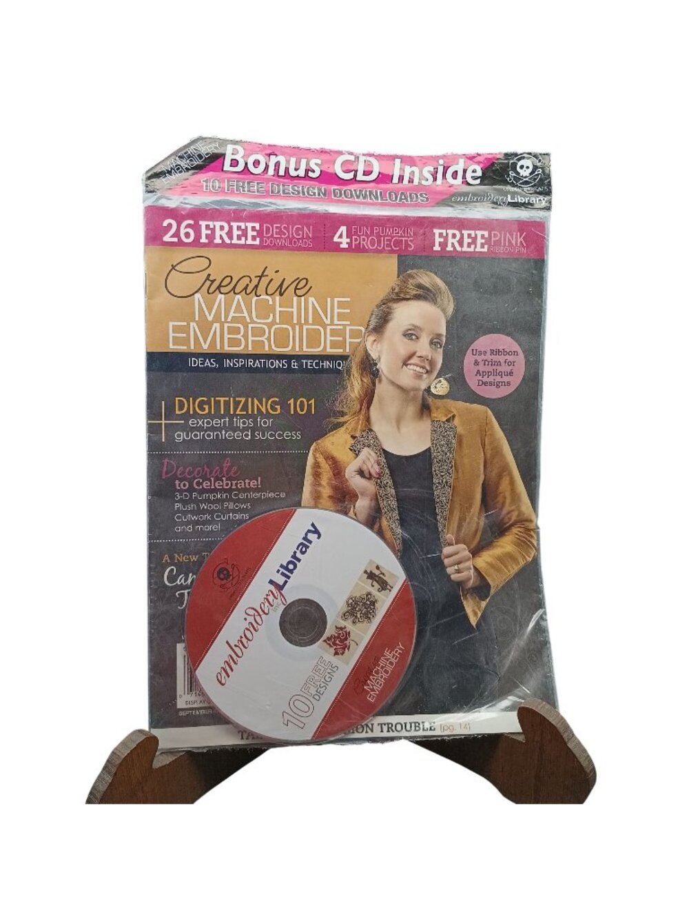 Creative Machine Embroiderer Magazine & Bonus CD For Digitizing & Design Ideas